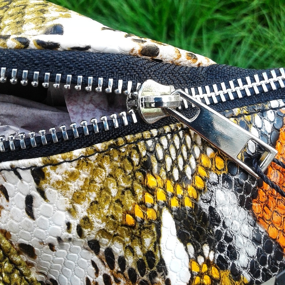 Casey Large Belt Bag Snake Multi Fanny Pack - Picture 4 of 6